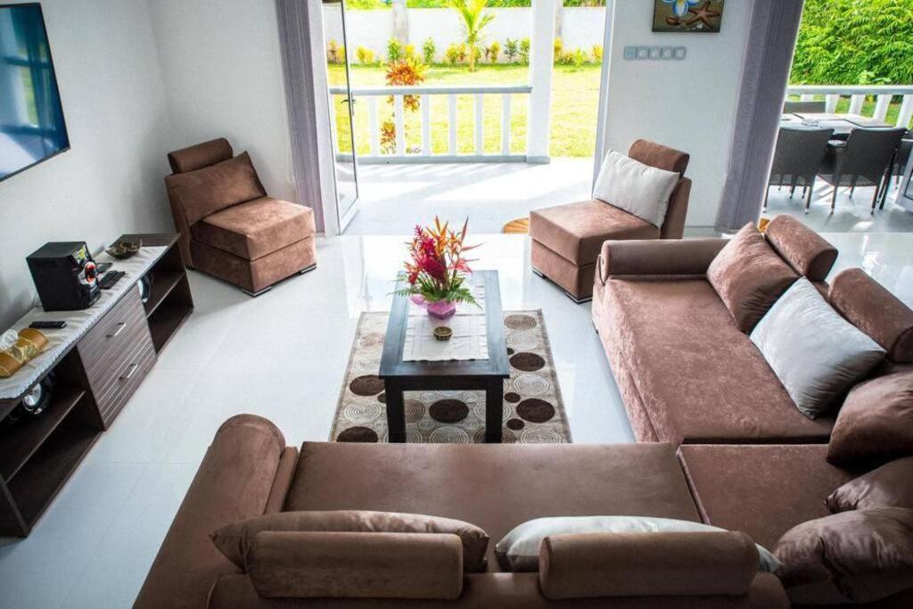 Island Charm Of Praslin Villa วิกตอเรีย ภายนอก รูปภาพ