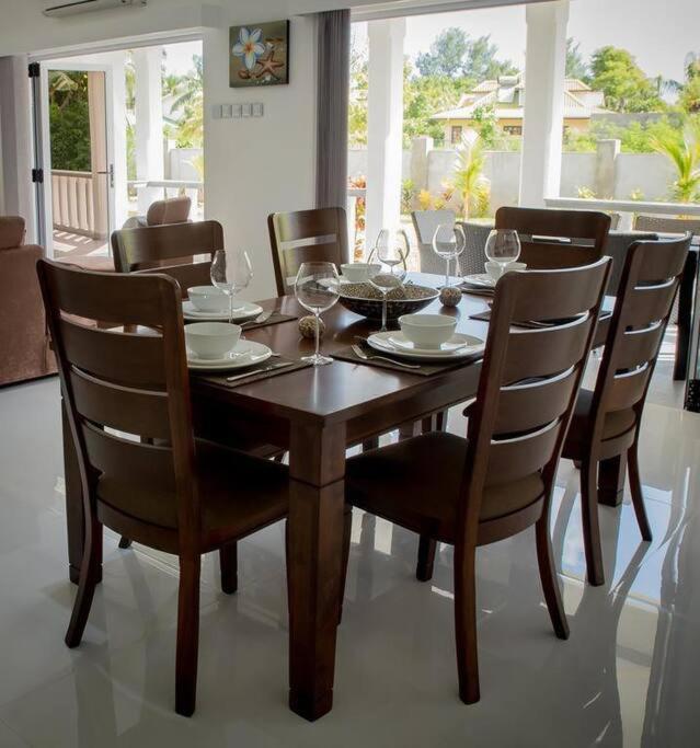 Island Charm Of Praslin Villa วิกตอเรีย ภายนอก รูปภาพ